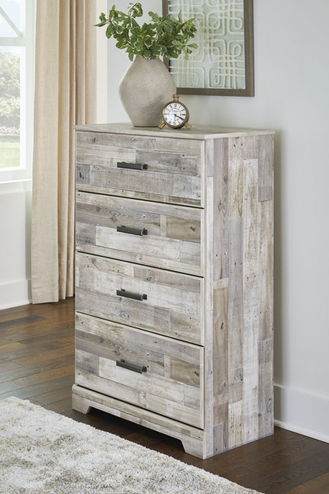 Benchcraft® Hodanna Whitewash Chest of Drawers-4