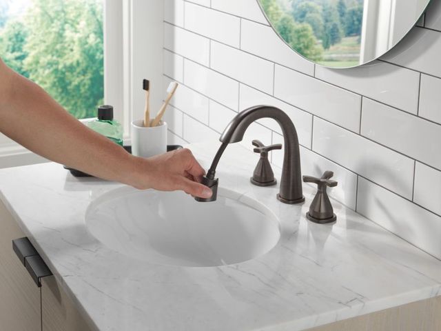 Delta Stryke® Venetian Bronze 2-Handle Widespread Pull Down Bathroom Faucet-3