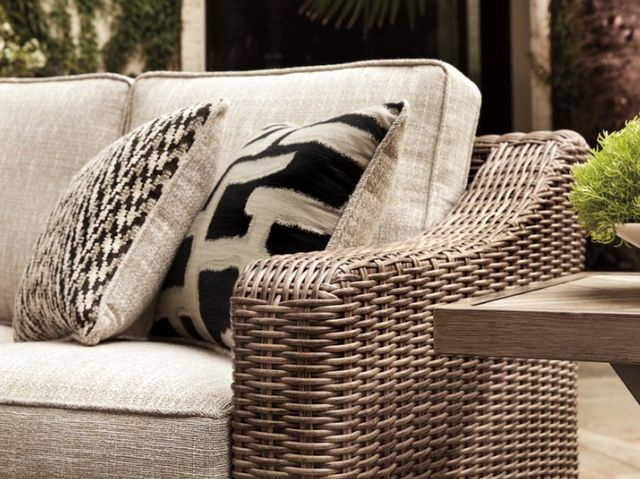 Signature Design by Ashley® Beachcroft 2-Piece Beige/Brown Outdoor Fabric/Resin Wicker Loveseat-5