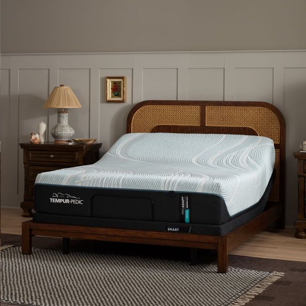 Tempur-Pedic TEMPUR-ProAdapt® 12" TEMPUR-Material™ Medium Tight Top Queen Mattress