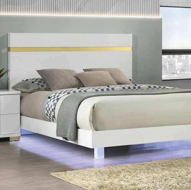 Furniture of America® Lillestrom 4-Piece White/Gold Queen Bedroom Set-1