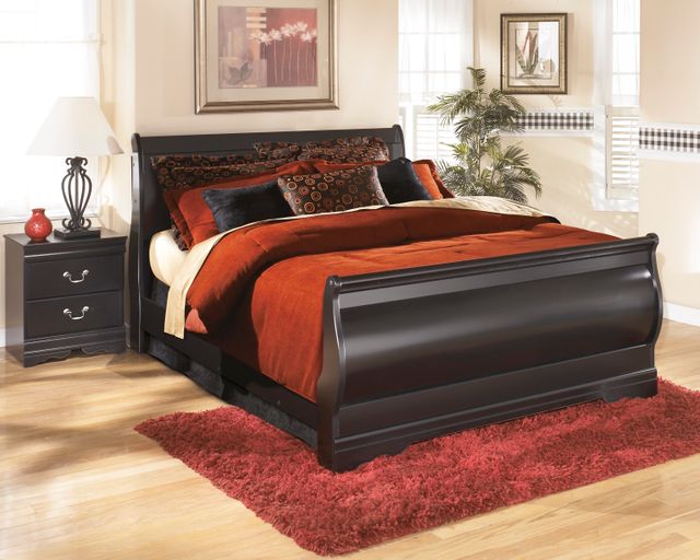 Signature Design by Ashley® Huey Vineyard Black Queen Sleigh Bed-2