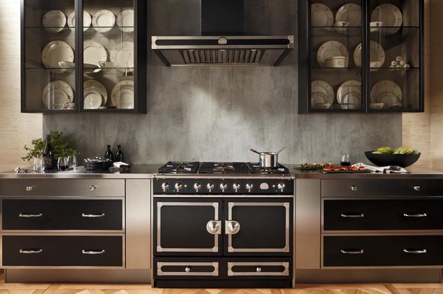 La Cornue CornuFé 110 43" Gloss Black Wall Mounted Chimney Hood-1