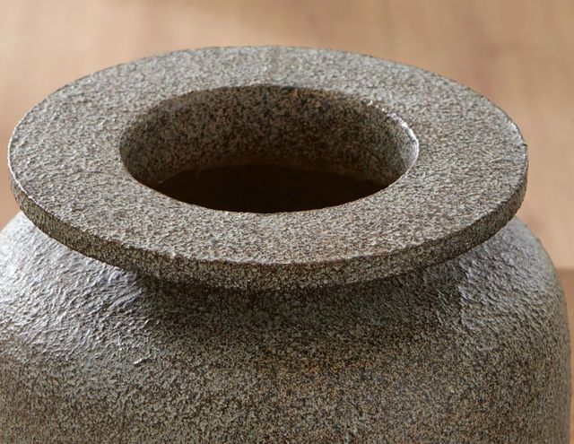 Signature Design by Ashley® Jedwick Brown/Gray Vase-3