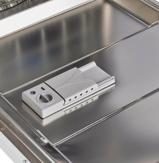 Unique® Appliances Classic Retro 24" Marshmallow White Built In Dishwasher-3