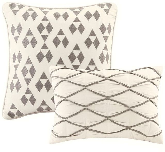 Olliix by Urban Habitat Sunita White Full/Queen Cotton Pieced Tufted and Embroidered Comforter Set-3