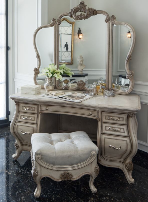 Michael Amini® Platine de Royale™ 3-Piece Champagne Vanity Set-1