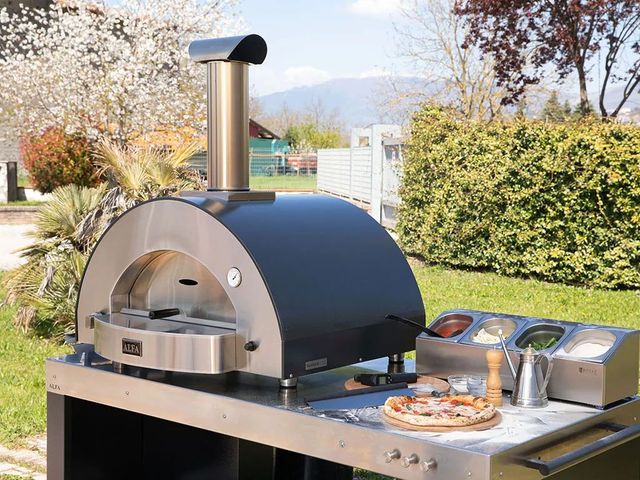 Outdoor Kitchen Island Configuration