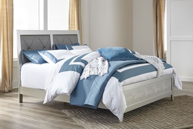 Signature Design by Ashley® Olivet Silver Queen Panel Bed-2