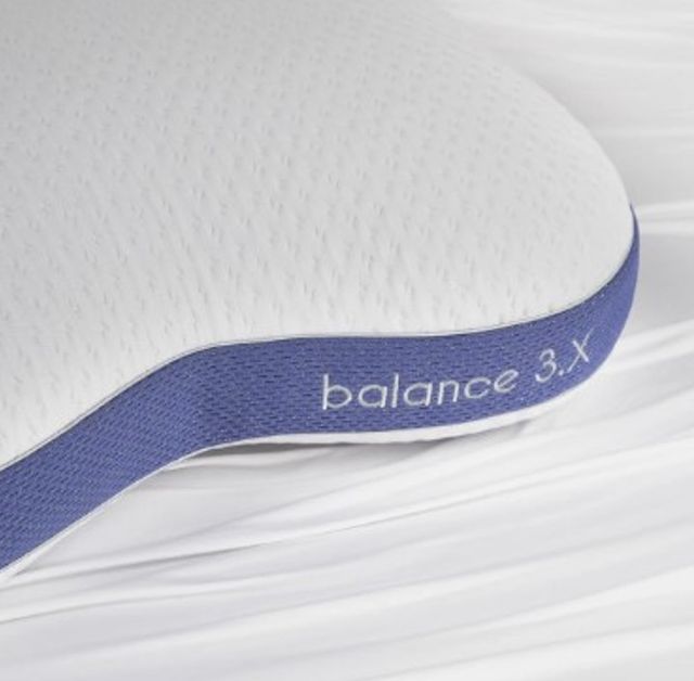 BEDGEAR® Balance 3.X Medium Cuddle Curve Bed Pillow-3