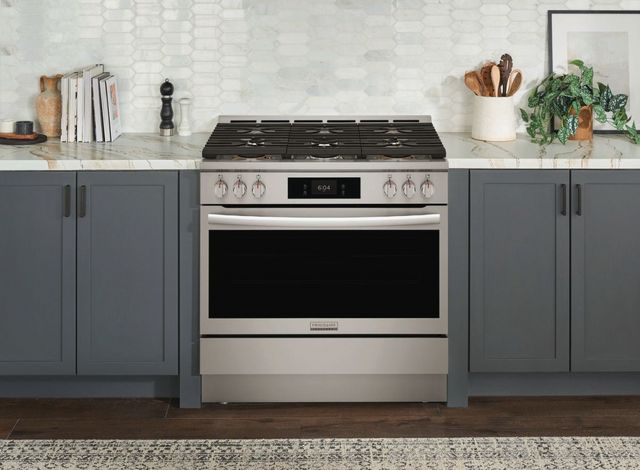 Frigidaire Gallery® 36" Smudge-Proof® Stainless Steel Pro Style Gas Range-7