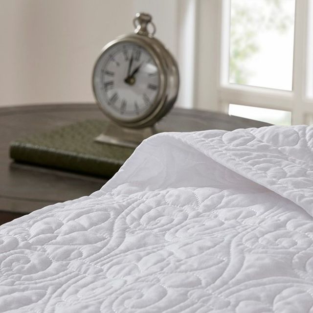 Olliix by Madison Park White Twin Quebec Reversible Bedspread Set-2