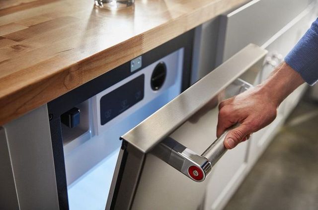 KitchenAid® 18" Stainless Steel with PrintShield™ Finish Automatic Ice Maker-4