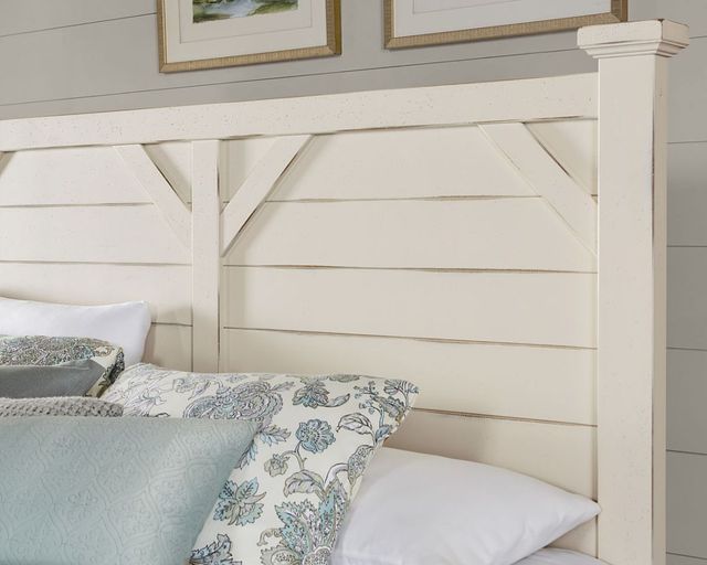 Vaughan-Bassett Chestnut Creek Alpaca Queen Plank Poster Bed-1