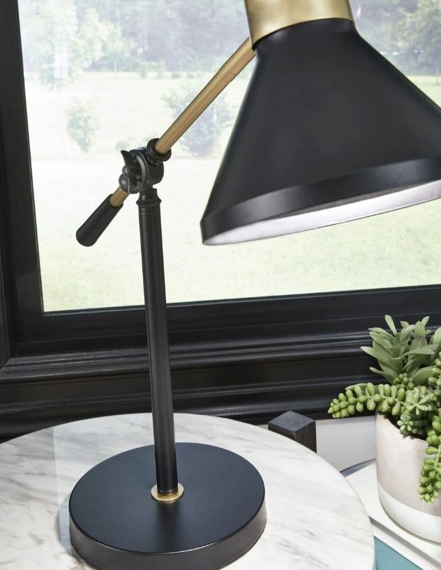Signature Design by Ashley® Garville Black/Gold Metal Desk Lamp-1
