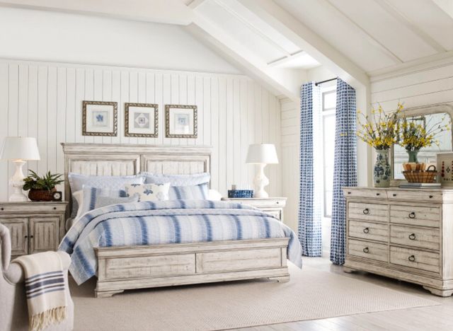 Kincaid® Selwyn Cottage White Carlisle King Panel Bed-2