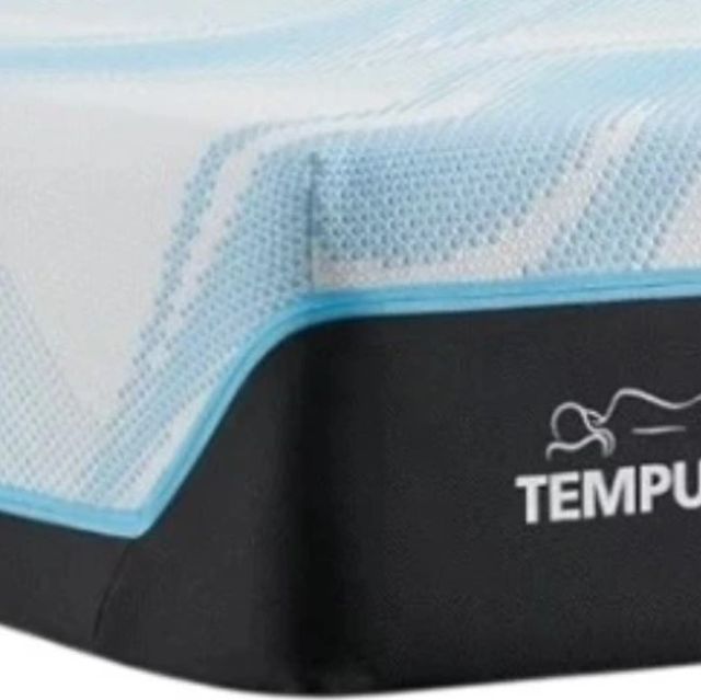 Tempur-Pedic® TEMPUR-LuxeBreeze® 13" TEMPUR-Material™ Soft Smooth Top King Mattress-2