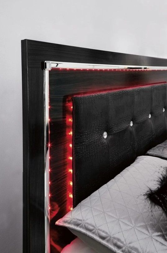 Signature Design by Ashley® Kaydell Black Queen Upholstered Panel Bed with Roll Slats-2