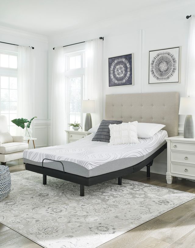 Sierra Sleep® By Ashley 8" Memory Foam Firm Queen Mattress in a Box-8
