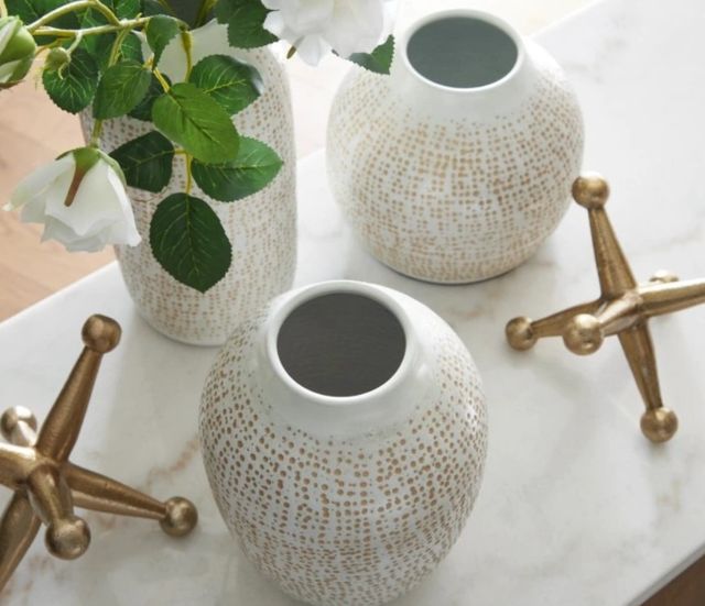 Signature Design by Ashley® Vinburn 5-Piece Gold/White Accessory Set-3