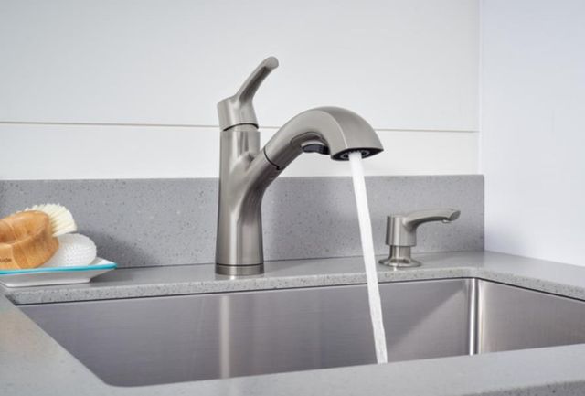 Peerless Parkwood® Stainless Single Handle Pull-Out Kitchen Faucet-3