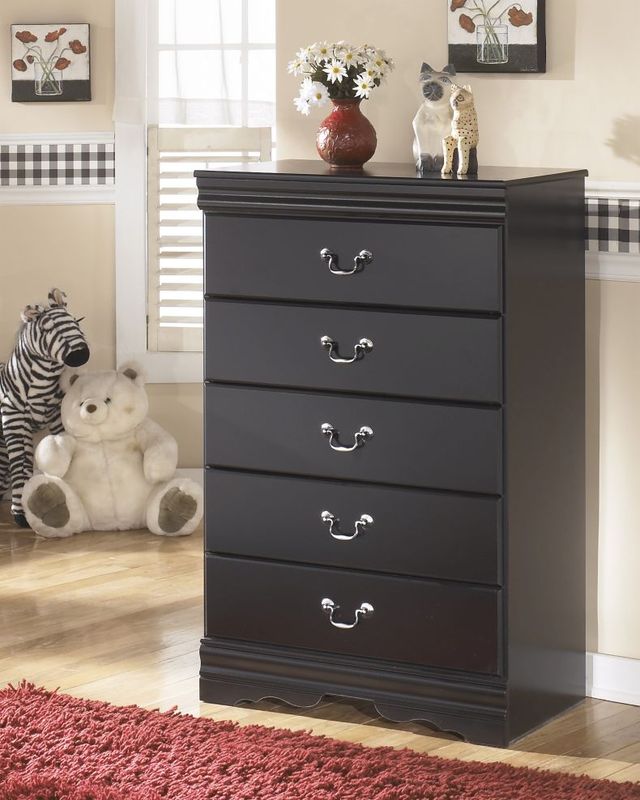 Signature Design by Ashley® Huey Vineyard Black Chest-1