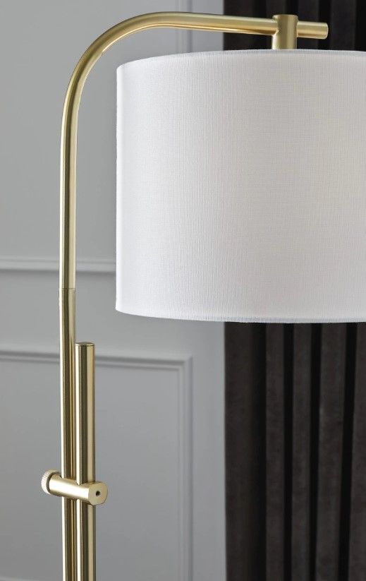 Signature Design by Ashley® Baronvale Brass Metal Floor Lamp-1