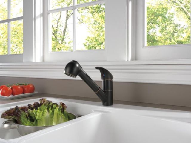 Peerless Core Oil Rubbed Bronze Kitchen Pull-Out Faucet-1