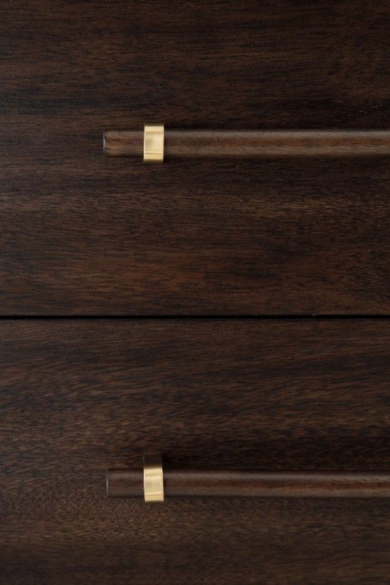 Benchcraft® Dantenton Merlot Chest-4