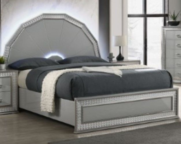 Furniture of America® Cassiopeia Metallic Gray Queen Panel Bed-0