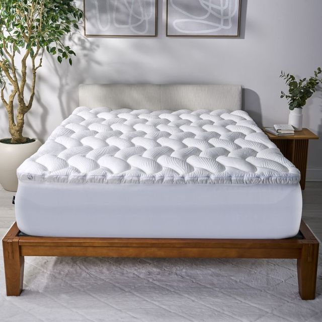 BEDGEAR® React™ Pro Performance® Queen Mattress Topper-1