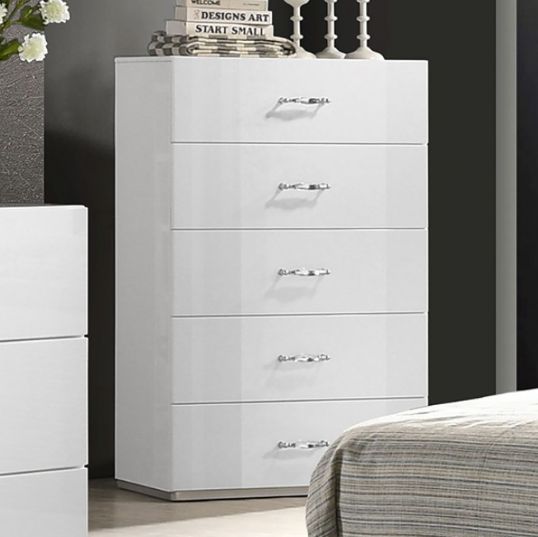 Furniture of America® Stoholm White Chest-0
