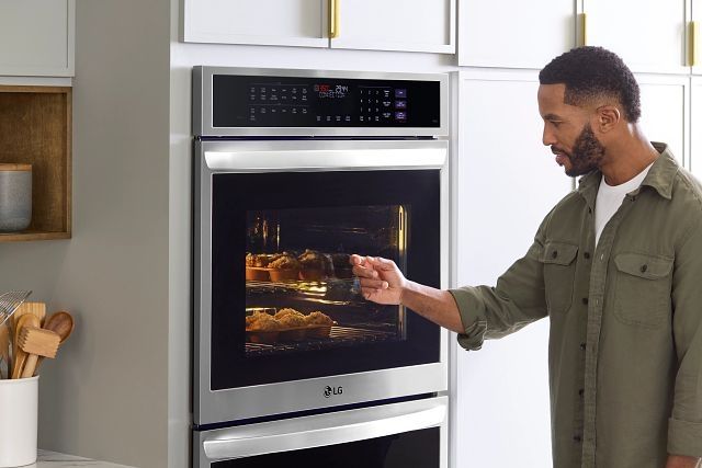 Premium built-in kitchen aesthetic with double wall oven Premium built-in kitchen aesthetic with double wall oven
