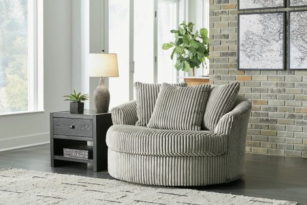 Signature Design by Ashley Lindyn Fog Oversized Swivel Accent Chair