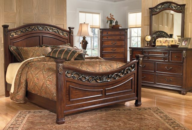 Signature Design by Ashley® Leahlyn 2-Piece Warm Brown King Panel Bed Set-3