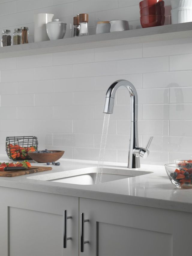 Delta Monrovia® Lumicoat® Chrome Single Handle Pull-Down Bar/Preparation Faucet-1