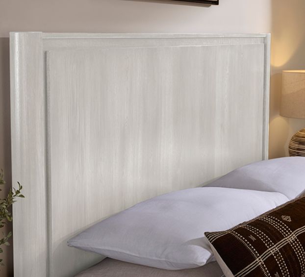 Vaughan-Bassett Lodge & Loft Soft White Oak California King Radius Poster Bed-2