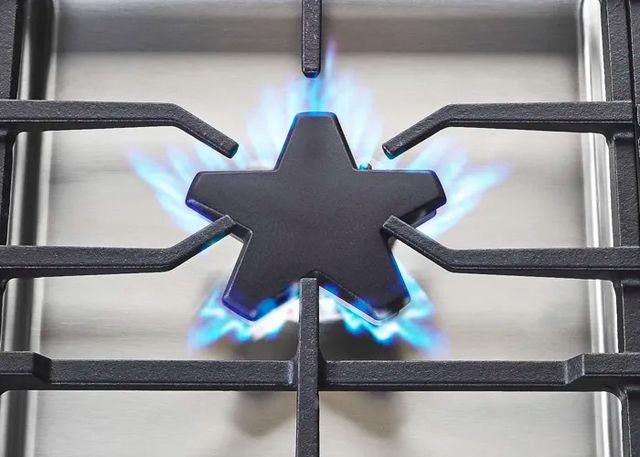 Thermador® Masterpiece® 36" Stainless Steel Natural Gas Cooktop-3