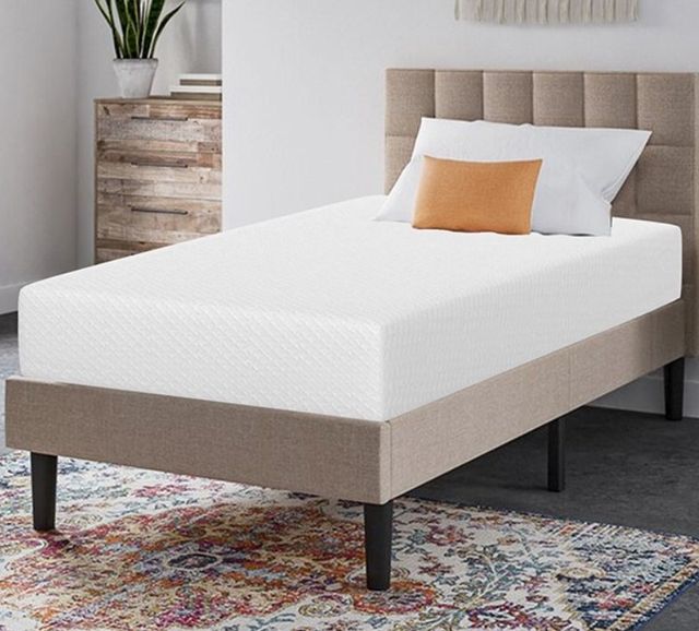 Furniture of America® Artemisia 10" Memory Foam Plush Tight Top Full Mattress-1