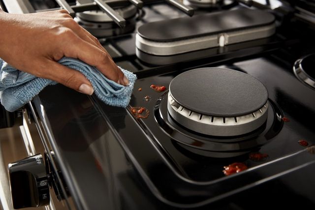 Whirlpool® 30" Black Freestanding Gas Range-1
