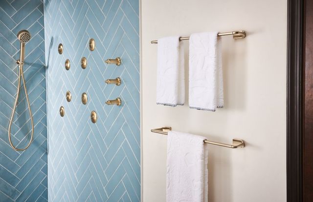 Brizo Levoir® Brilliance® Luxe Gold® 24" Towel Bar-4