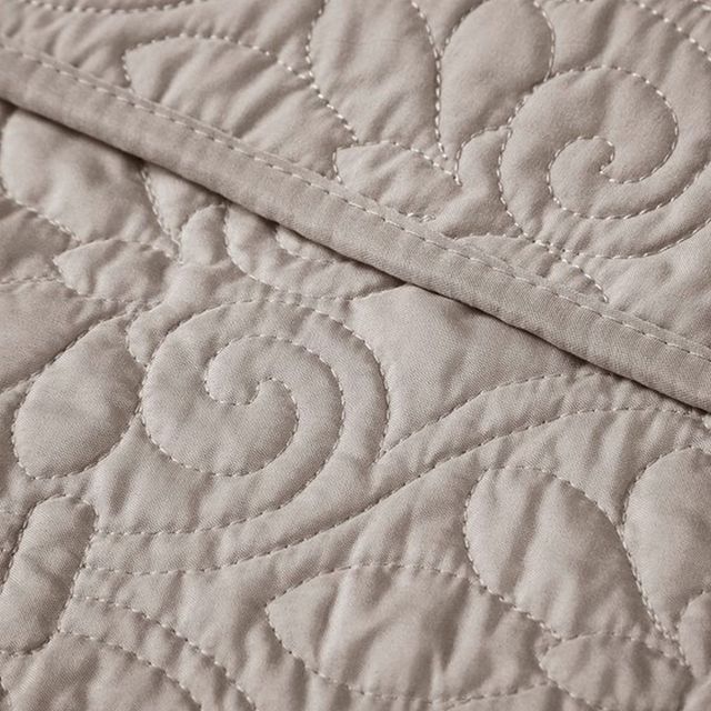 Olliix by Madison Park Quebec Khaki Oversized Quilted Throw-2