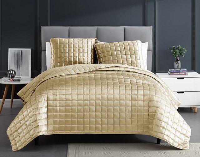 Hallmart Collectibles Luxe 3-Piece King Gold Velvet Coverlet Set-0