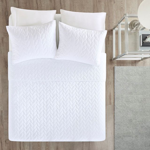 Olliix by Madison Park 3 Piece White Full/Queen Noel Reversible Coverlet Set-2