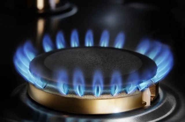 JennAir® 30” Black Natural Gas Downdraft Cooktop-2