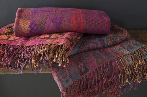 Surya Tenali Eggplant 55"x80" Throw Blanket-4