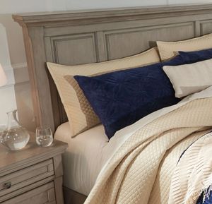 Signature Design by Ashley® Lettner Light Gray California King Storage Panel Bed