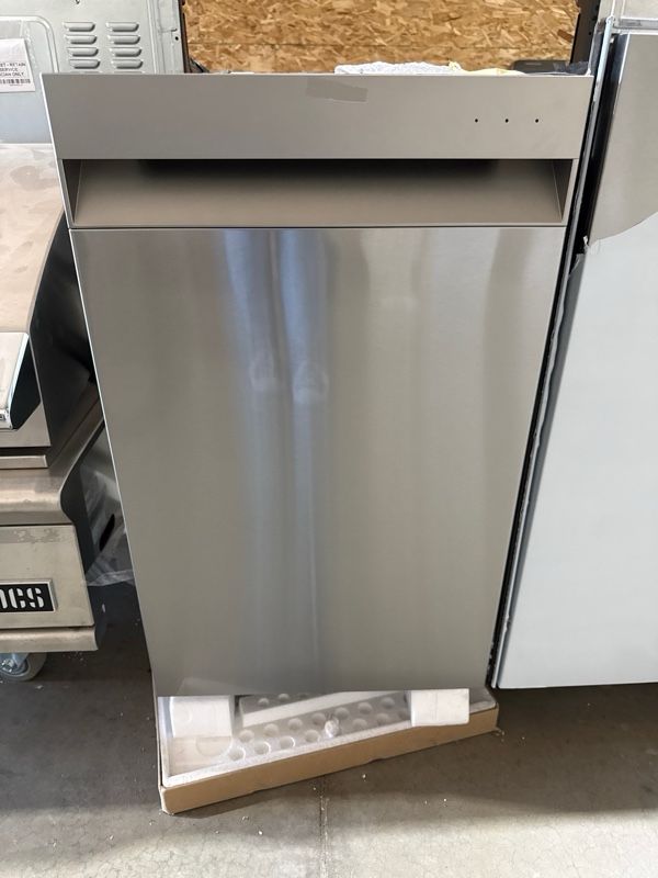Clearance Samsung 18" Fingerprint Resistant Stainless Steel Built-In Dishwasher-0
