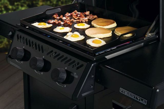 Napoleon Freestyle 24 3 Burner Black Outdoor Liquid Propane Gas Griddle
