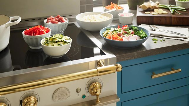 La Cornue CornuFé 90 Albertine 36" Pure White Pro Style Induction Range-2